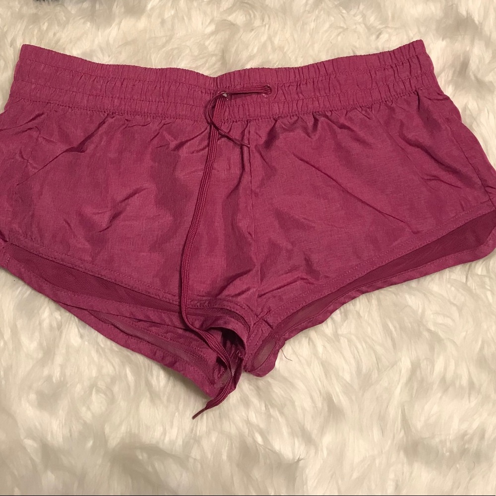 Aero Live Love Dream pink mesh cutout shorts sz S